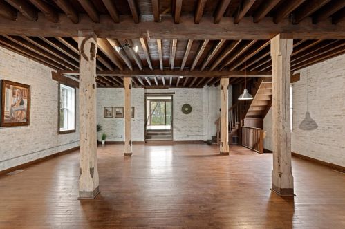 7198 River Dr, West Bend WI  53090-1163 exterior