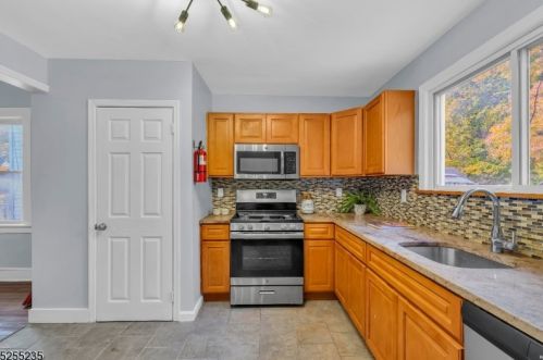 7 Tiffany Blvd, Newark NJ  07104-2415 exterior