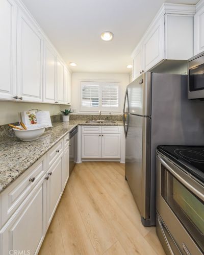 10404 Rutgers Ct, Cypress CA  90630-4229 exterior