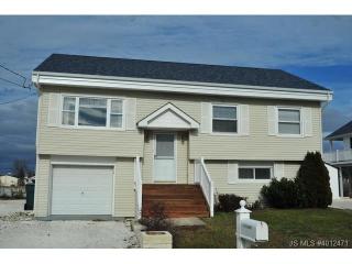 6 Delaware Dr, Tuckerton, NJ 08087-1121