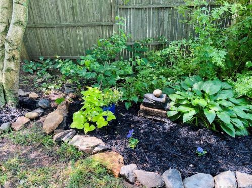 4 Bishop Ct, United States Coast Guard Ac CT  06320-5601 exterior