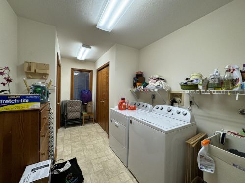 1 Cedar Pt, Newport KY  41076-1743 exterior