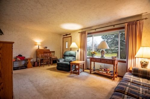 780 Donna Dr, Hermitage PA  16148-2938 exterior