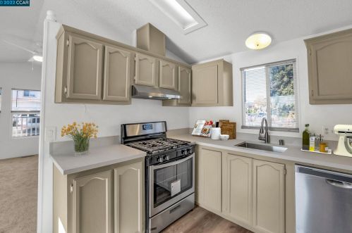 16150 Ashland Ave, San Lorenzo CA  94580-1116 exterior