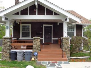 274 Carpenter Ave, Newburgh, NY 12550-3315