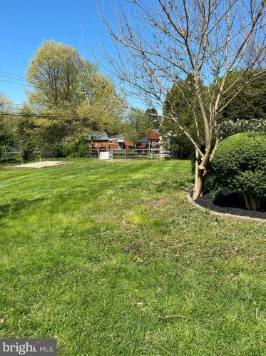 12 Colonial Dr, Norristown PA  19401-1803 exterior