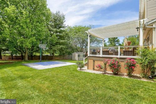 1217 Chestnut St, Beartown, PA 17555-9750