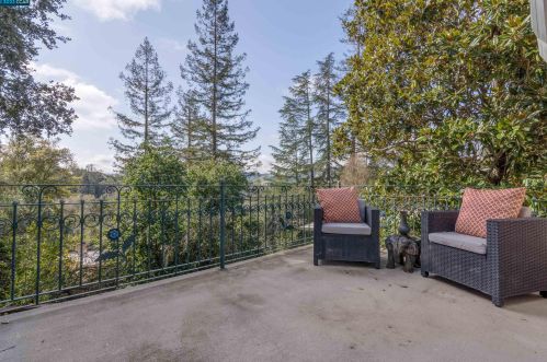 40 Las Palomas, Orinda CA  94563-1916 exterior