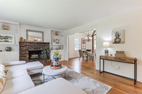 128 Knollwood Dr, Ridgefield, CT 06877-2031