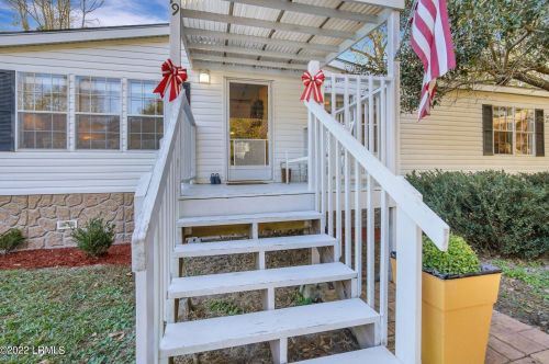 19 Gamecock Way, Beaufort, SC 29906-7865