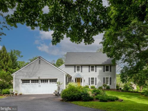 1219 Valley Rd, Glen Mills, PA 19342-9658