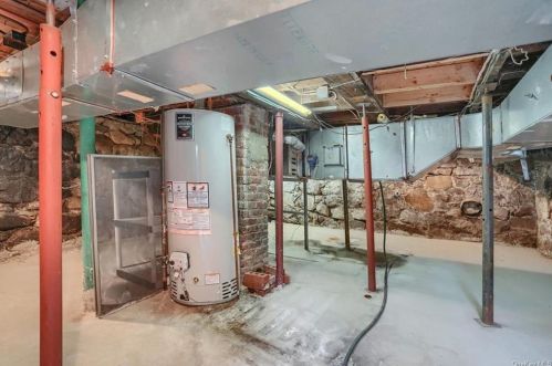 29 Ramapo Rd, Garnerville NY  10923-1717 exterior