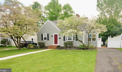 144 Moore Ave, Barrington, NJ 08007-1250