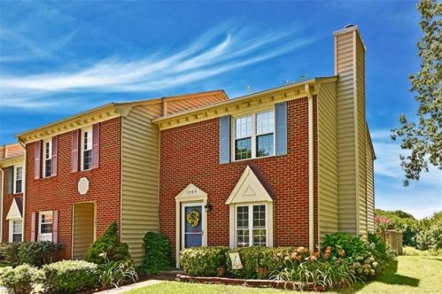 1049 Still Harbor Cir, Chesapeake, VA 23320-9428