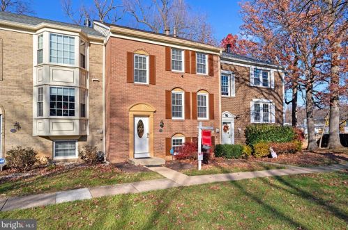 7012 Braddock Mews Pl, Springfield, VA 22151-3523