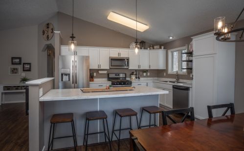 5986 Oakwood Ter, Alex, MN 56308-9705