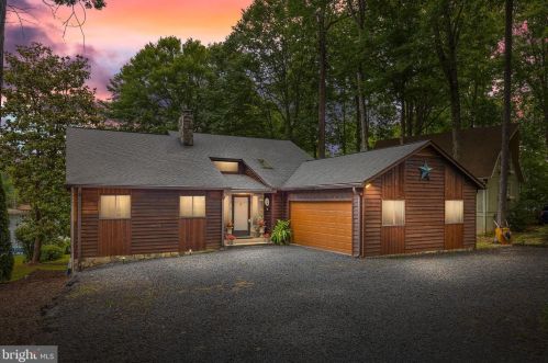 129 Hillside Dr, Locust Grove, VA 22508-5233