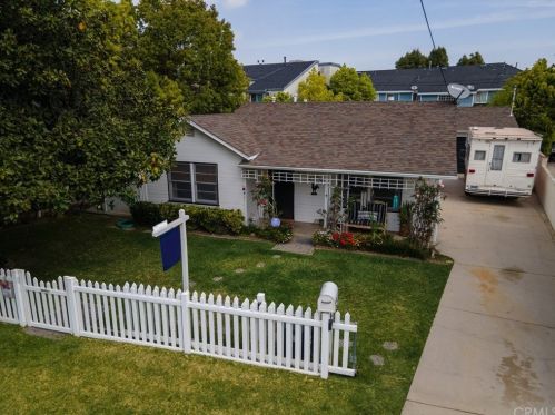 9033 Buckles St, Downey, CA 90241-5412