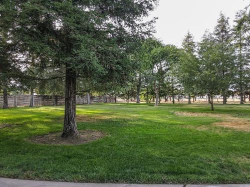 1812 Golf Rd, Turlock CA  95380-9746 exterior