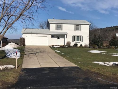 6857 Pin Oak Dr, Boston, NY 14025-9654