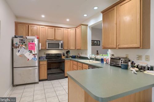 632 Springhouse Ln, Hummelstown, PA 17036-7008