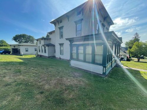 671 Farmington Ave, Kensington CT  06037-1350 exterior