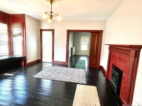131 Elm St, Stonington CT  06378-1163 exterior