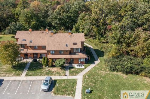 137 Brandywine Ct, Bricktown, NJ 08724-2072