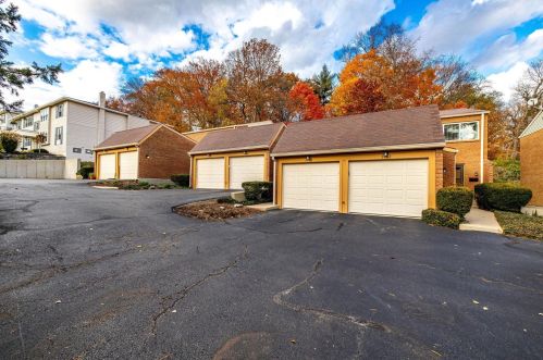 3760 Ashworth Dr, Cincinnati, OH 45208-1804