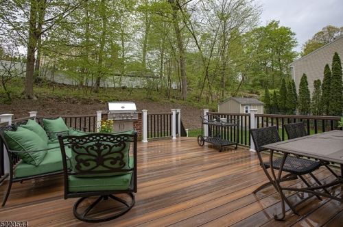 19 Jersey Pl, Fredon NJ  07860-2315 exterior