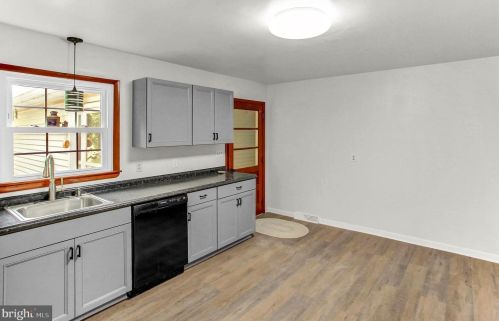 822 Broadway, Hanover PA  17331-2015 exterior