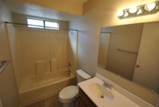5865 La Castana Way, Sacramento CA  95823-5618 exterior