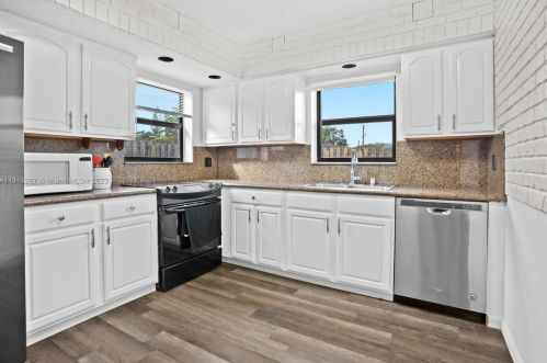 48 7 St, Dania Beach FL  33004-2306 exterior