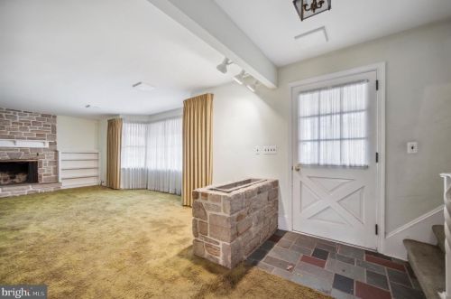 2015 Bustard Rd, Lansdale, PA 19446-5719