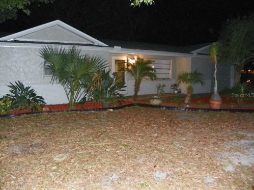 7004 Ivanhoe Dr, Port Richey, FL 34668-3821