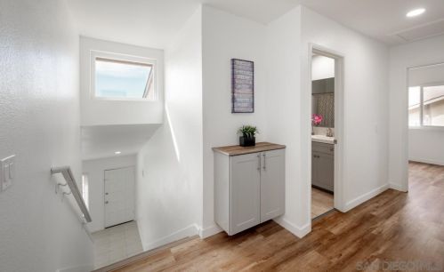 2385 Montcliff Rd, San Diego CA 92139-3915 exterior