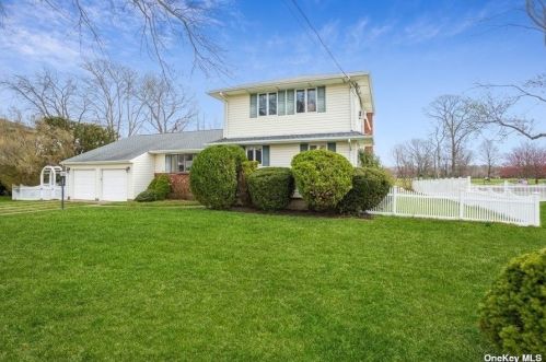 871 Aberdeen Rd, Bayshore, NY 11706-7710