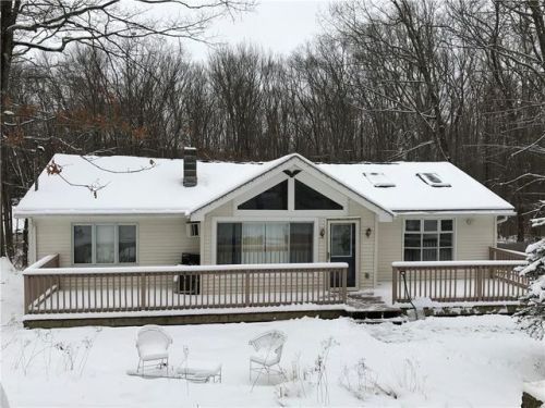 87 Tower Hill Rd, Cumberland, RI 02864-1527