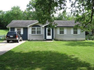 120 Valley Rd, Hendersonville, TN 37075-2134