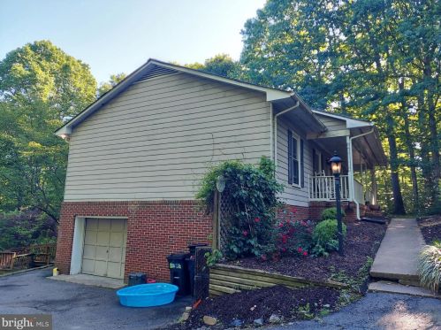 713 Pleasants Dr, Fredericksburg VA  22407-1453 exterior