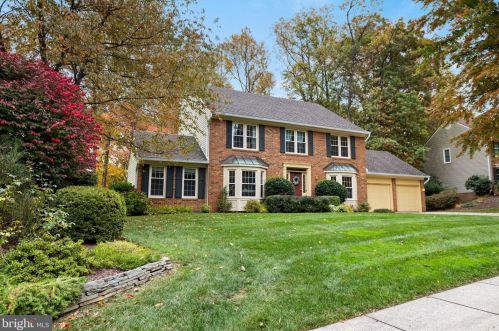 11875 Fawn Ridge Ln, Herndon, VA 20194-1117