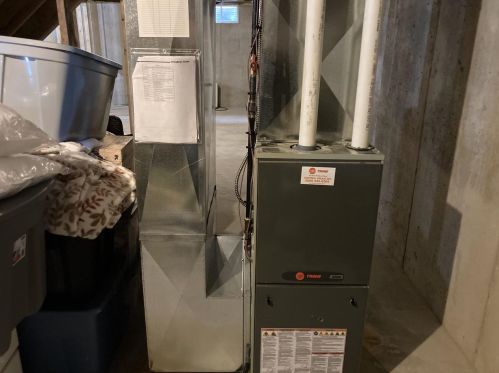 907 Lotus Trl, Menasha WI  54952-8852 exterior