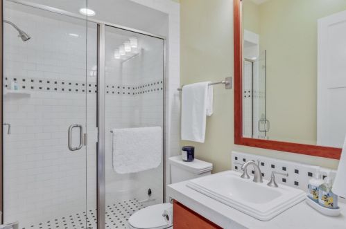 10817 Goldsborough Cir, Valley Home CA 95361-7649 exterior