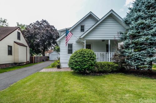 15 Harrison Ave, East Brunswick, NJ 08816-4755