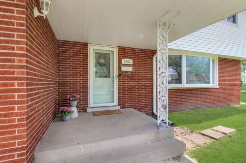 3203 Strong St, Hammond, IN 46322-1447