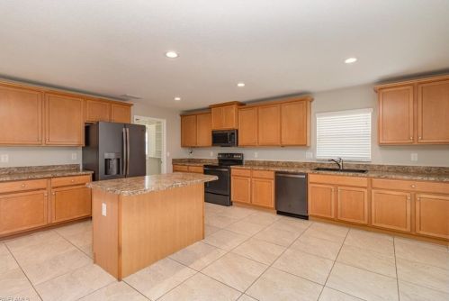 2008 27 Ter, Cape Coral FL  33904-3256 exterior