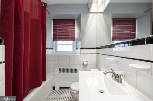 711 Marshall St, Norristown PA 19401-4113 exterior