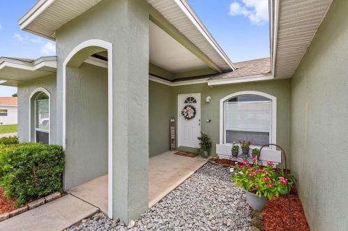 318 Lake Daisy Loop, Winter Haven FL  33884-2636 exterior