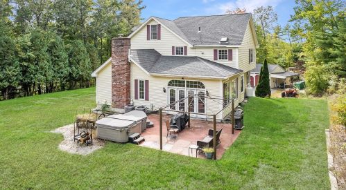3 Century Dr, Raymond NH  03077-1544 exterior