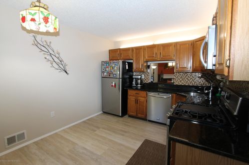 12 Sun Beau Ct, Tinton Falls, NJ 07724-3825